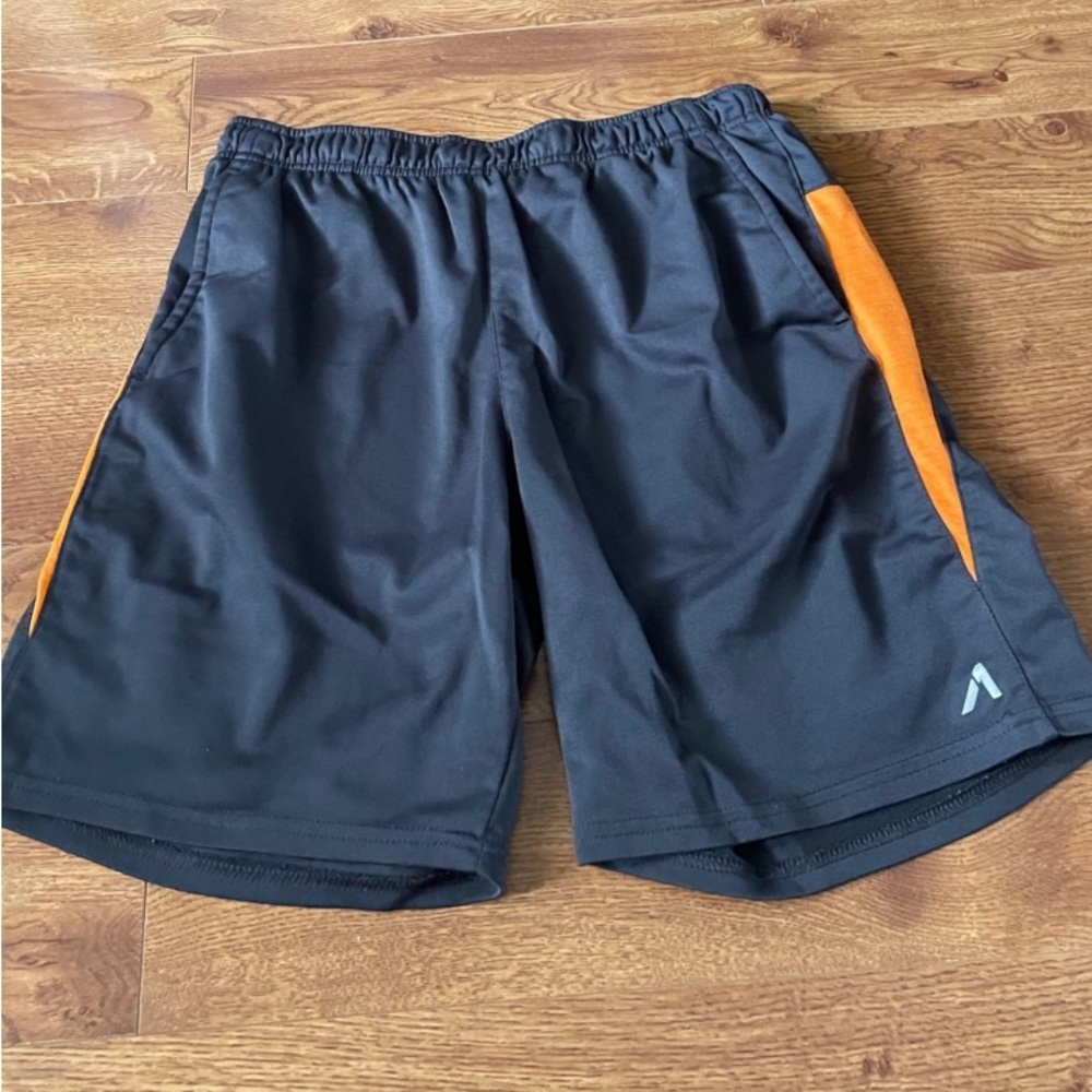 Qwick dry gray basketball shorts in size L